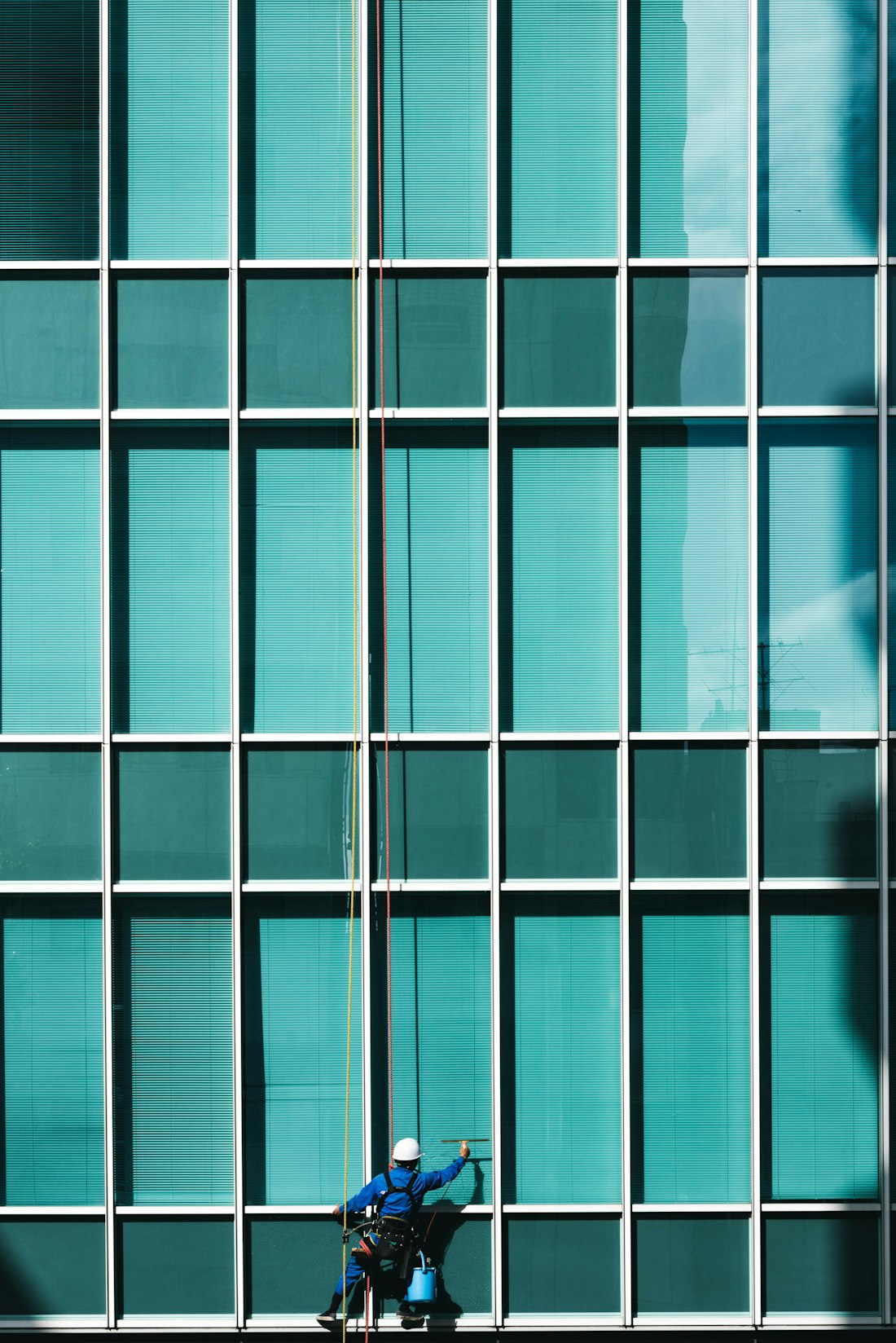 Glass curtain wall